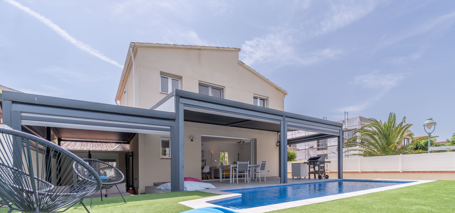 Villa piscine bord de canal 4 chambres – Empuriabrava