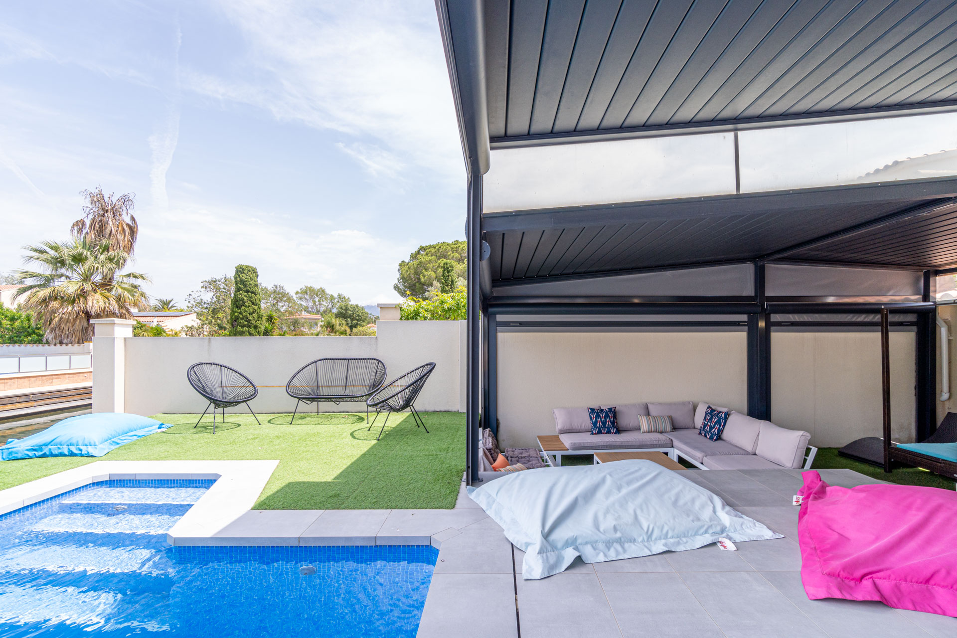Villa piscine bord de canal 4 chambres – Empuriabrava