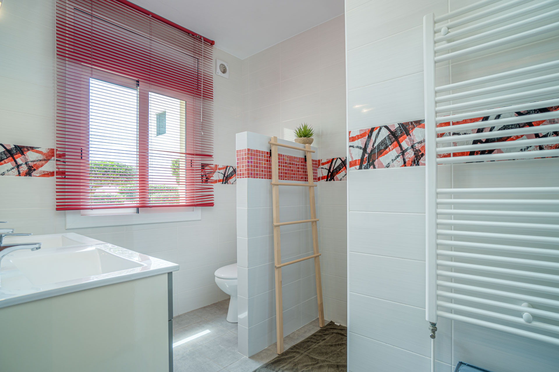 Villa piscine bord de canal 4 chambres – Empuriabrava
