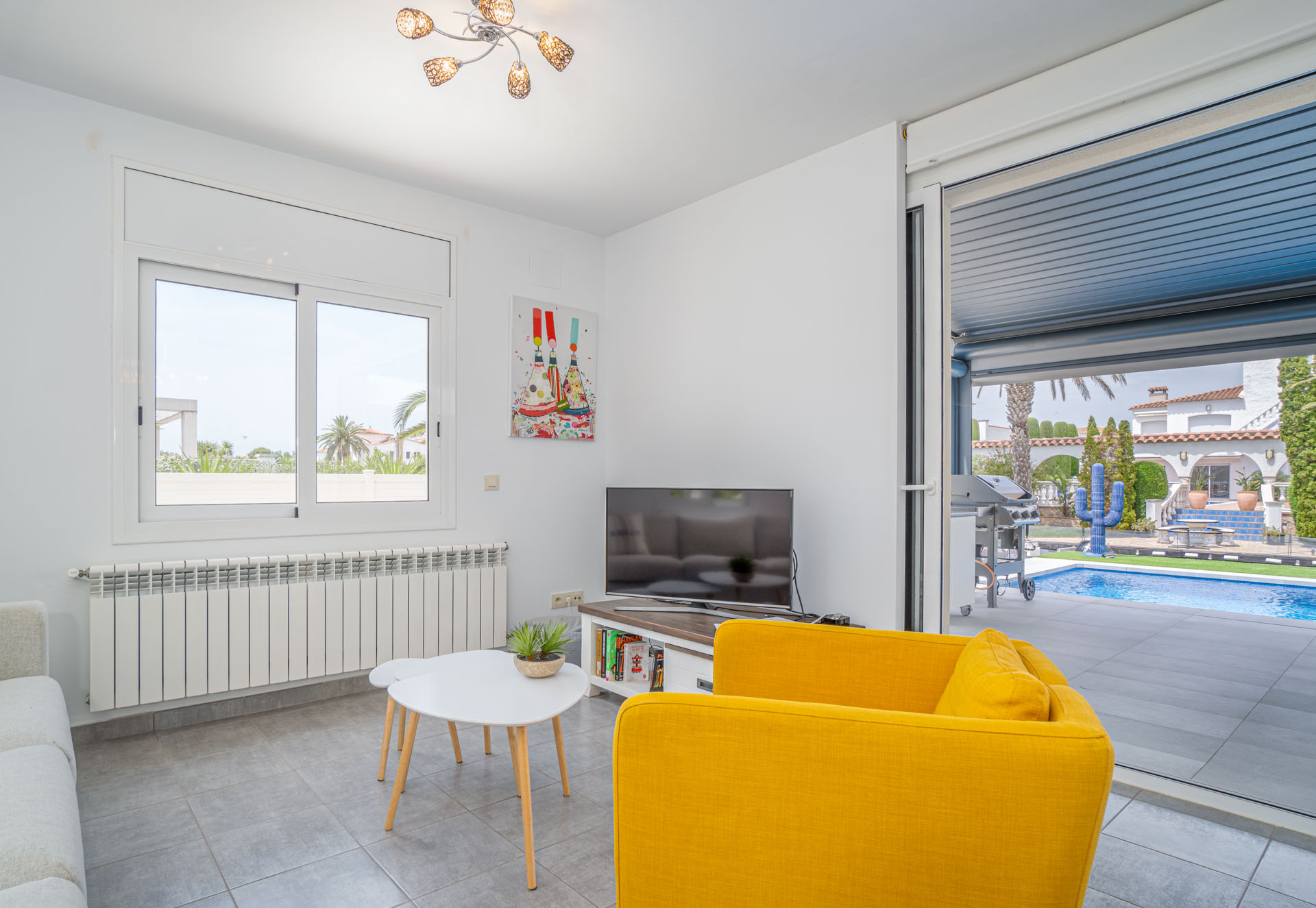 Villa piscine bord de canal 4 chambres – Empuriabrava