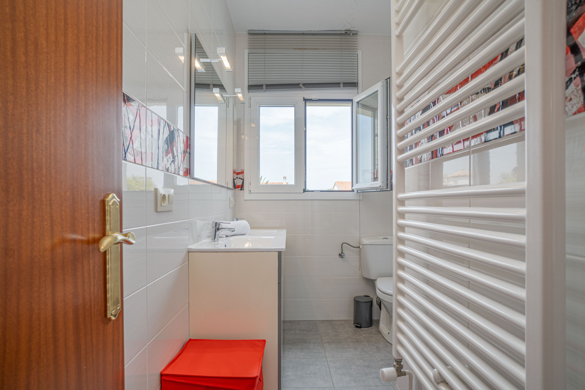 Villa piscine bord de canal 4 chambres – Empuriabrava