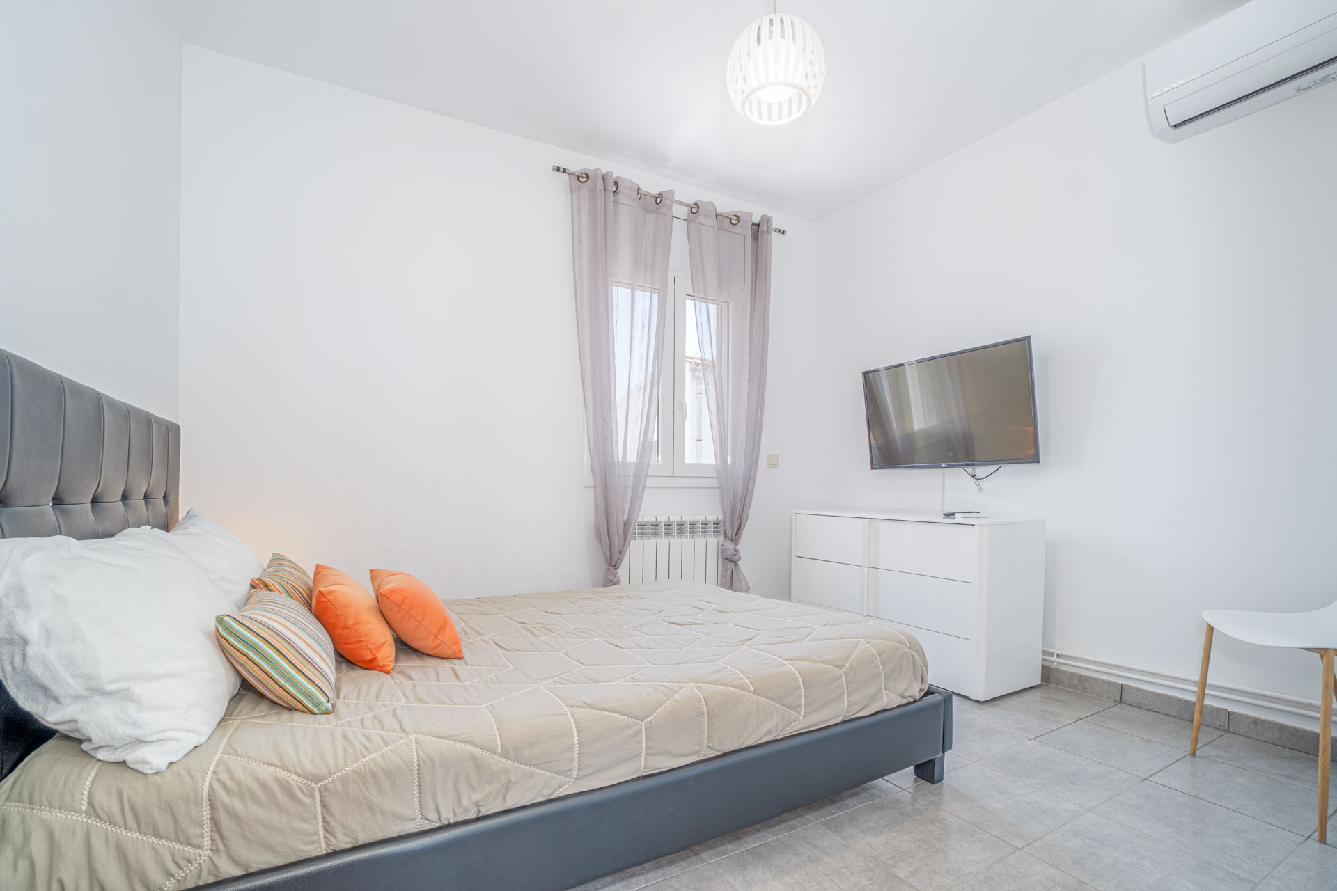 Villa piscine bord de canal 4 chambres – Empuriabrava