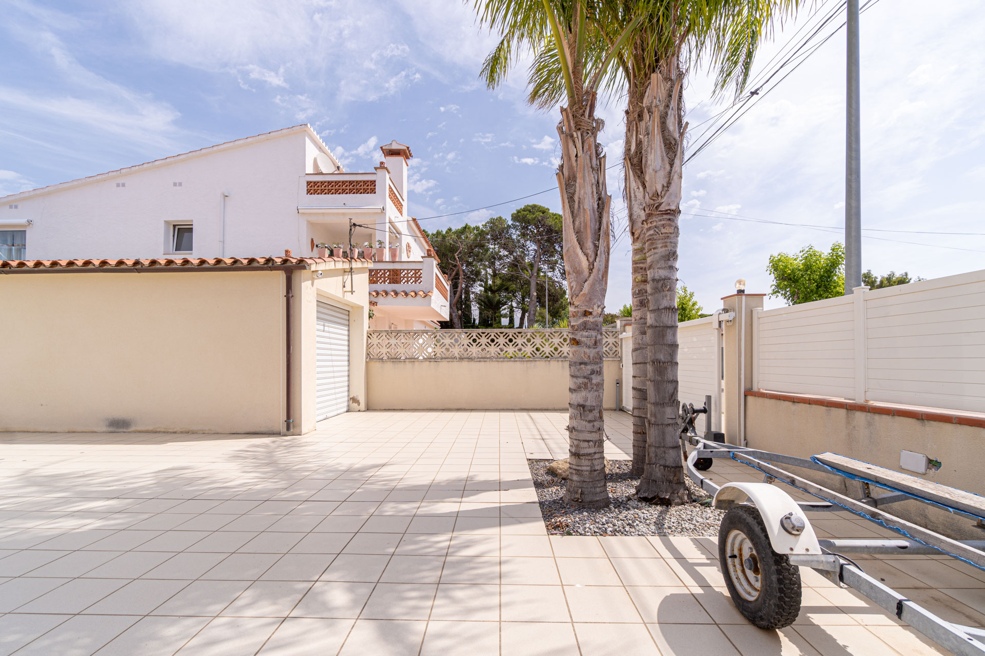 Villa piscine bord de canal 4 chambres – Empuriabrava