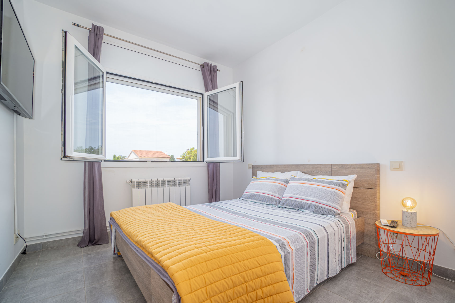 Villa piscine bord de canal 4 chambres – Empuriabrava