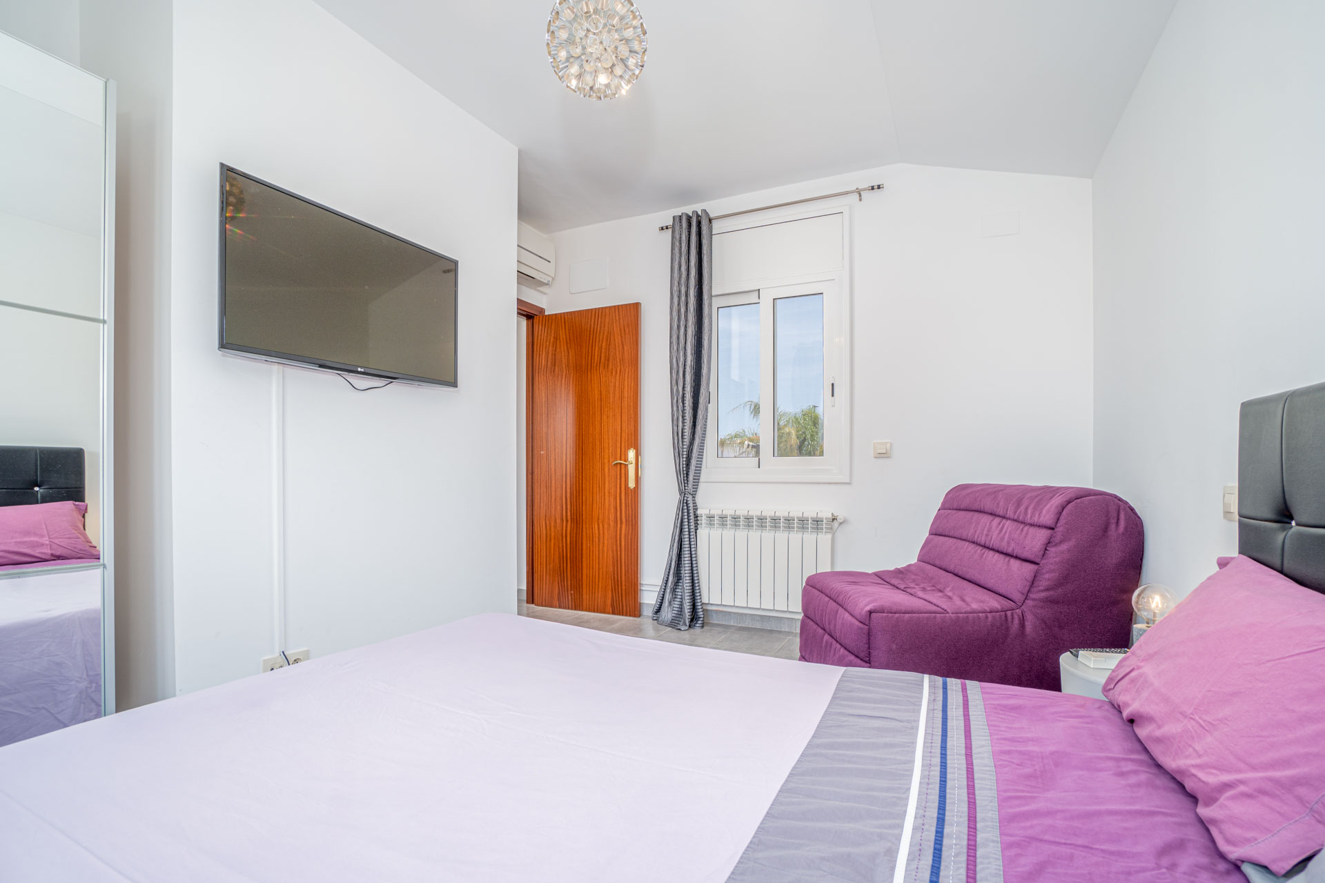 Villa piscine bord de canal 4 chambres – Empuriabrava