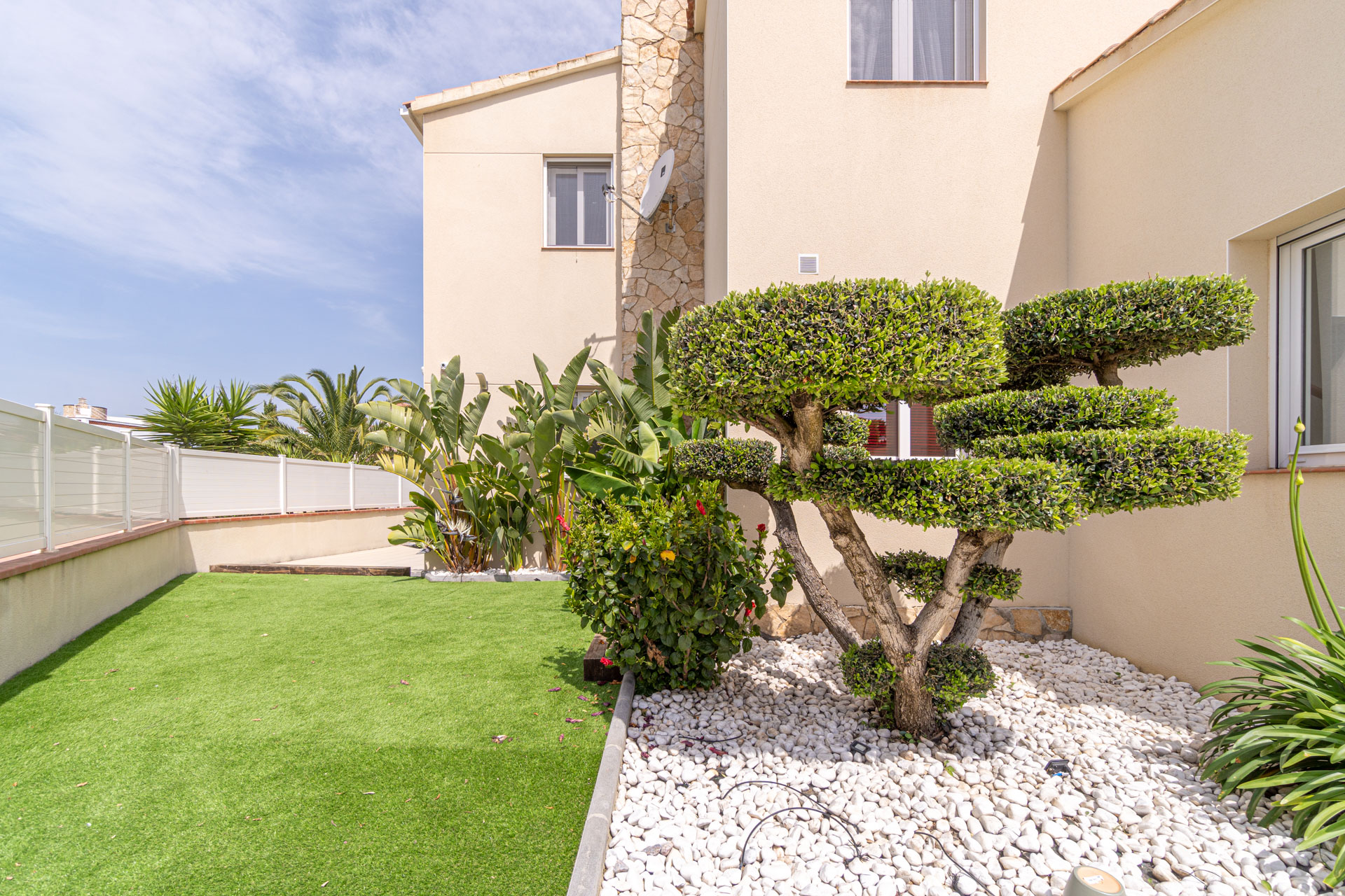 Villa piscine bord de canal 4 chambres – Empuriabrava
